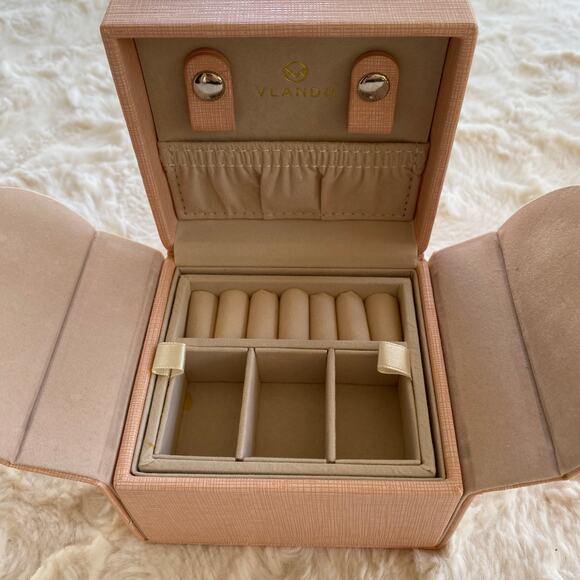 Vlando Travel Jewelry Organizer Box Small Pink Pearl Multi Compartment 4X4 inch - Picture 2 of 13